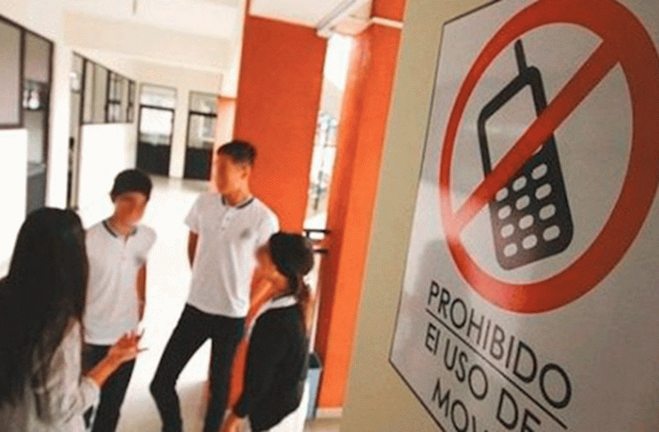 SEP y padres de familia respaldan regulación de celulares en escuelas; buscan mejorar aprendizaje