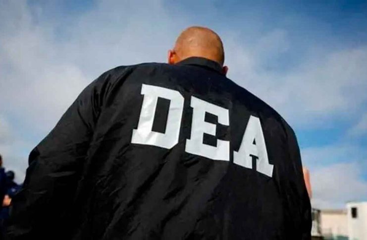 Exfuncionario de la DEA y su socio son acusados de lavar millones para el CJNG; enfrentan cargos por narcoterrorismo en EU