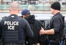 EE. UU. usa datos de pasajeros de vuelos para facilitar detenciones y deportaciones