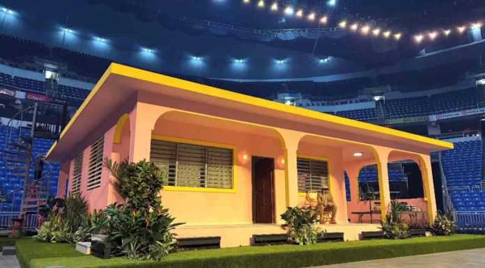 Ocesa ofrece reembolsos tras quejas en redes por cambio de la “casita” de Bad Bunny en CDMX