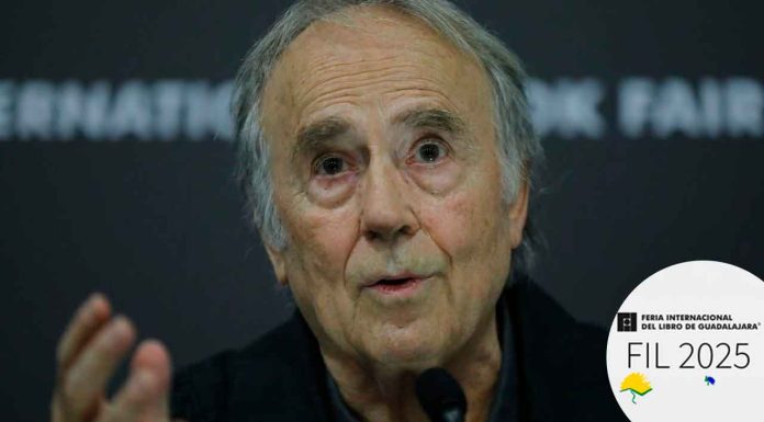 Serrat abandona momentáneamente encuentro con jóvenes en la FIL Guadalajara por tumulto