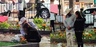 Grecia Quiroz honra la memoria de Carlos Manzo a un mes del atentado en Uruapan