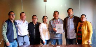 Julio Arreola entrega reglamento histórico al Consejo Intercultural del Lago de Pátzcuaro