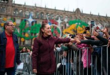 ¡Que viva siempre la lectura! Encabeza la presidenta Claudia Sheinbaum la entrega gratuita de 2.5 millones de libros de la colección 25 para el Veinticinco del FCE a jóvenes de Latinoamérica