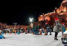 Poco más de 15 mil usuarios han arribado a la pista de hielo en el centro de Morelia