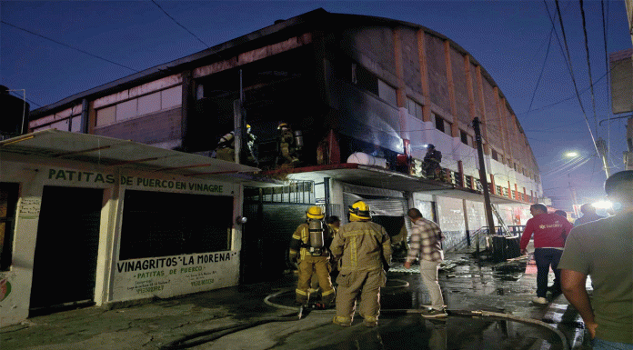 Arde local en el Mercado del Auditorio, Morelia