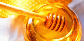 Miel para la tos: cuándo ayuda y cuándo no