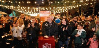 Luces, magia y alegría; inaugura Bedolla la Villa Navideña