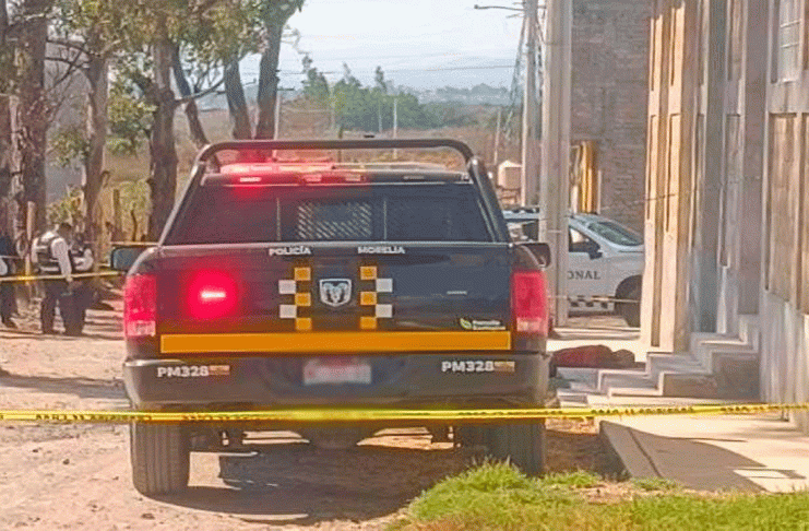 Localizan a hombre sin vida en la vía pública al sur de Morelia; presumen causas naturales