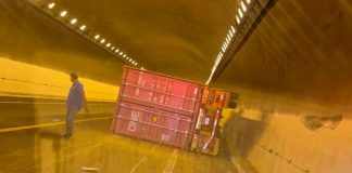 Vuelca tractocamión en la Pátzcuaro-Cuitzeo