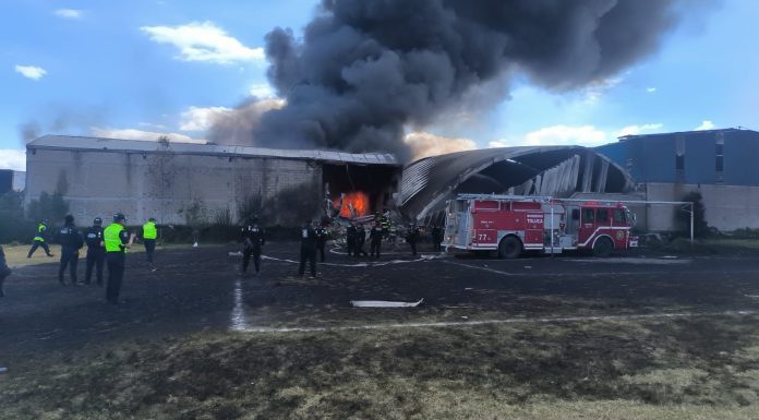 Se desploma avioneta cerca del Aeropuerto de Toluca