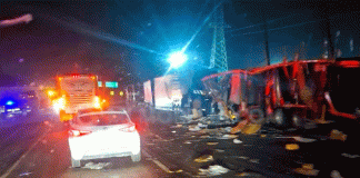 Choque múltiple en la autopista Siglo XXI deja tres lesionados y varios vehículos dañados