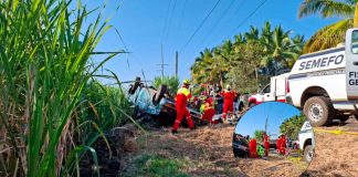 Volcadura de camioneta deja un muerto en Tacámbaro
