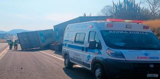 Accidente de tractocamión moviliza a cuerpos de auxilio en la autopista Siglo XXI