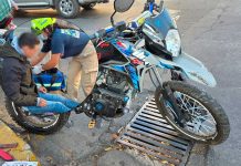 Embiste a motociclista en el centro de Zamora y huye