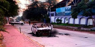 Hallan a persona calcinada junto a vehículo quemado en San Juan Benito Juárez, Cuitzeo