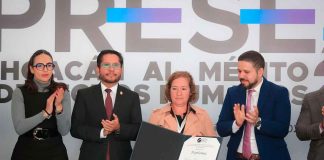 “Esta presea es un símbolo de lucha, verdad y dignidad”, afirmó Giulianna Bugarini al reconocer a Verónica Villaseñor