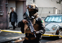 Balacera cerca del Ángel de la Independencia en CDMX deja un policía herido y seis detenidos