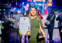 Dayana Pérez Mendoza recibe el Micrófono de Oro Invierno 2025 por su trayectoria y labor social