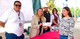 Entrega de Becas Benito Juárez fortalece a la juventud de Salvador Escalante: Dayana Pérez