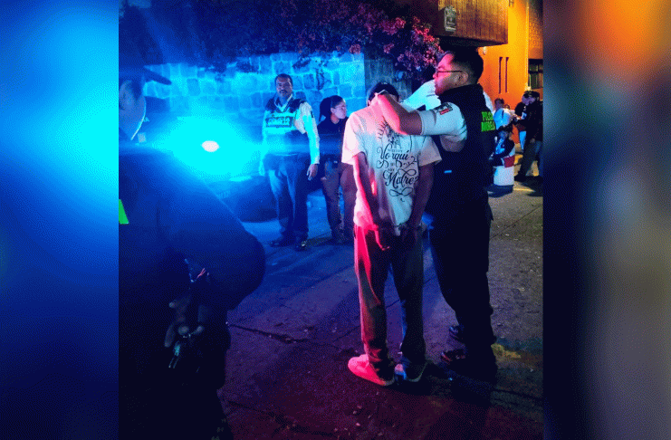 Detienen a hombre que presuntamente detonó cohetón que generó lesiones a un peregrinos