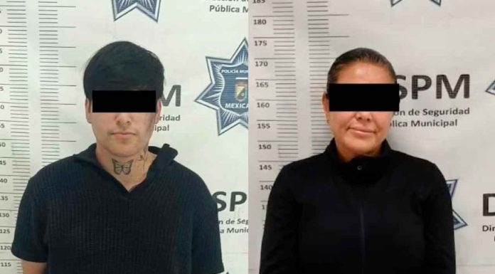 Detienen en Baja California a cantante de corridos tumbados por intervenir en arresto de su suegra