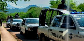 Criminales emboscan a policías municipales; hay dos oficiales lesionados