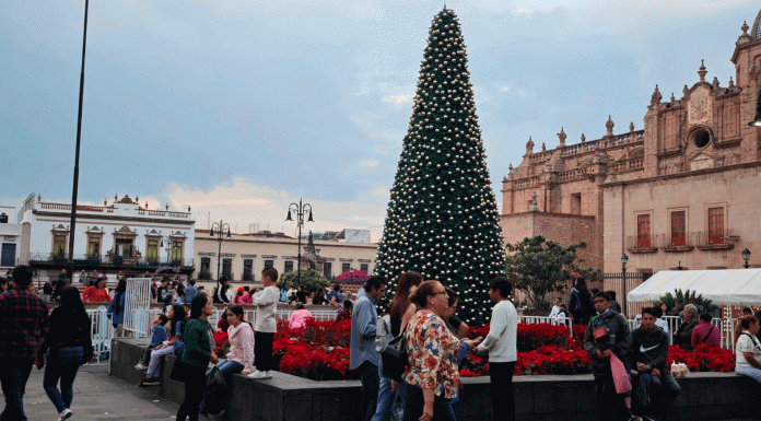 Centro histórico y zona del mercado Independencia lucen con bastante afluencia por compras navideñas
