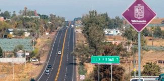 Tres lesionados graves, tras fuerte choque en la carretera La Piedad – Numarán