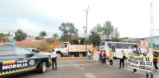 #VIDEO|| Padres de familia cierran vialidad en Villas del Pedregal piden atención al CAI