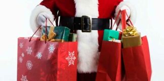 Último día de compras navideñas provoca saturación en centros comerciales y mercados