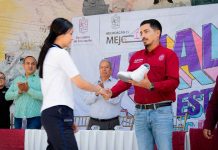 Más de 650 estudiantes de Yurécuaro son apoyados con tenis escolares