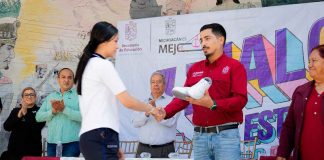 Más de 650 estudiantes de Yurécuaro son apoyados con tenis escolares