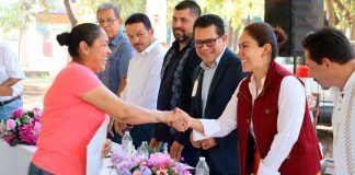 Con el respaldo de Fanny Arreola, 90 familias de Apatzingán reciben escrituras que garantizan su patrimonio.