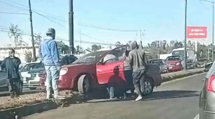 Choque entre 2 vehículos deja un herido en la avenida Morelos Norte de Morelia