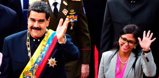 The Guardian señala presunta cooperación de Delcy Rodríguez con EU tras caída de Maduro