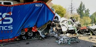 Tráiler se impacta contra tractocamión nodriza en la México-Guadalajara; hay un herido y daños materiales