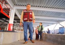 Barragán denuncia riesgos graves y privilegios al concesionario del estacionamiento del mercado Independencia