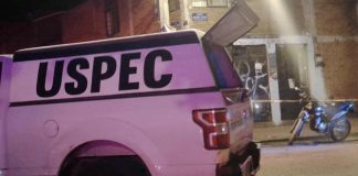 Camioneta embiste a motociclistas al norte de Morelia; hay una joven muerta y dos adolescentes heridos