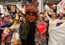 Catrina Monarca de la Sectur enamora al turismo europeo en la Fitur 2026