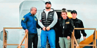 Jefe del FBI regresa a Estados Unidos tras la entrega de un fugitivo buscado internacionalmente