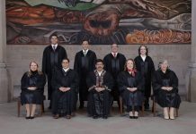 Reciben jueces nueve camionetas, cada una costo un millón