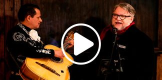 #VIDEO||Guillermo del Toro anima el Festival de Sundance al cantar con mariachi