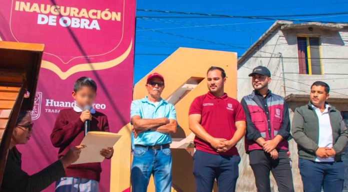 Alexis Velázquez entrega obra de la calle Chapultepec en la Primaria José María Morelos