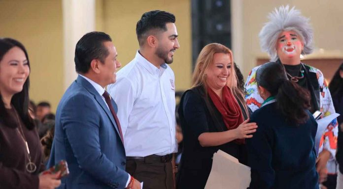 Realiza FGE foro preventivo en Huandacareo sobre uso responsable de redes sociales