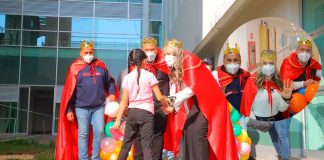 Barragán ayuda a los Reyes Magos a llevar alegría a niñas y niños del Hospital Infantil de Morelia