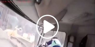 #VIDEO||Trabajadores huyen mientras un deslizamiento arrasa una mina de níquel en Halmahera Oriental, Indonesia