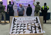 Detenidos entre Michoacán y Guanajuato un hombre y un menor de edad con 24 armas