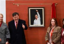 Fernández Noroña devela su retrato en el Senado y defiende su gestión al frente de la Mesa Directiva