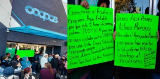 Vecinos protestan en OOAPAS por falta de agua y cobros elevados
